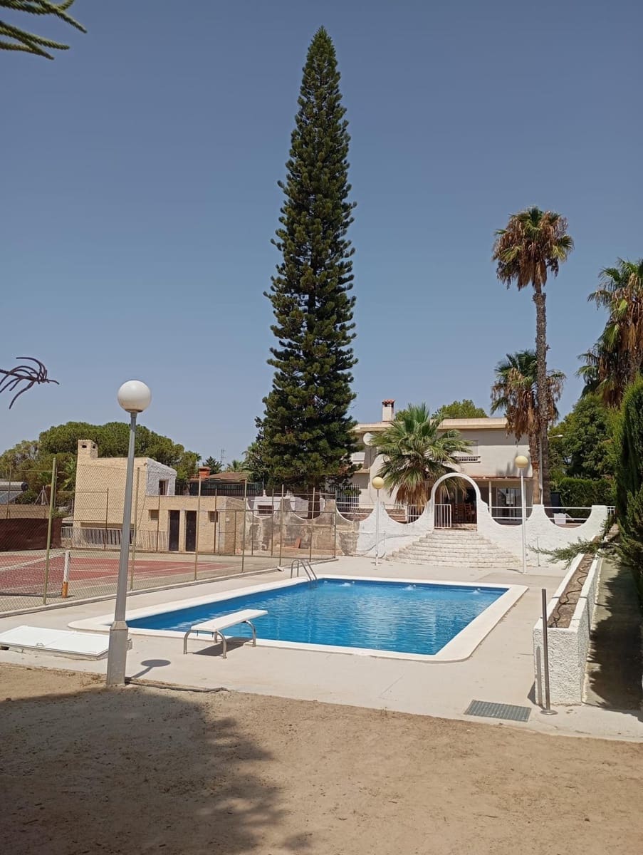 Chalet de 6 habitaciones en Elche / Elx en venta con piscina - 455.000 € (Ref: 9494603)