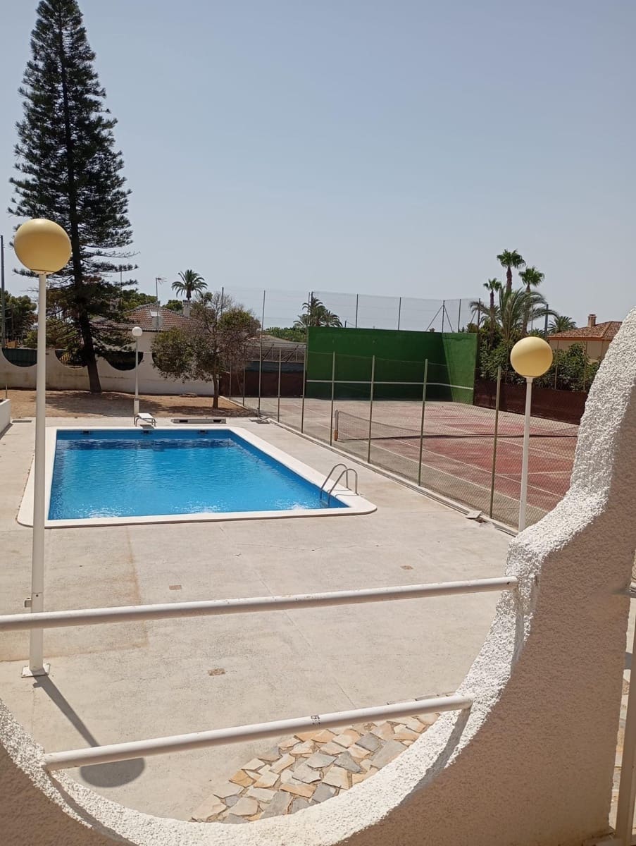 Chalet de 6 habitaciones en Elche / Elx en venta con piscina - 455.000 € (Ref: 9494603)
