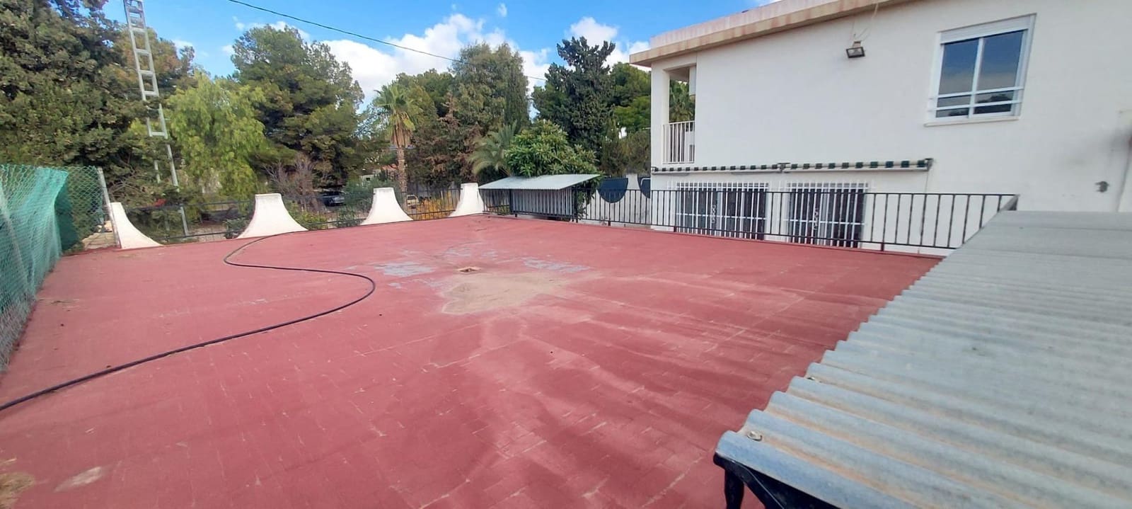 Chalet de 6 habitaciones en Elche / Elx en venta con piscina - 455.000 € (Ref: 9494603)
