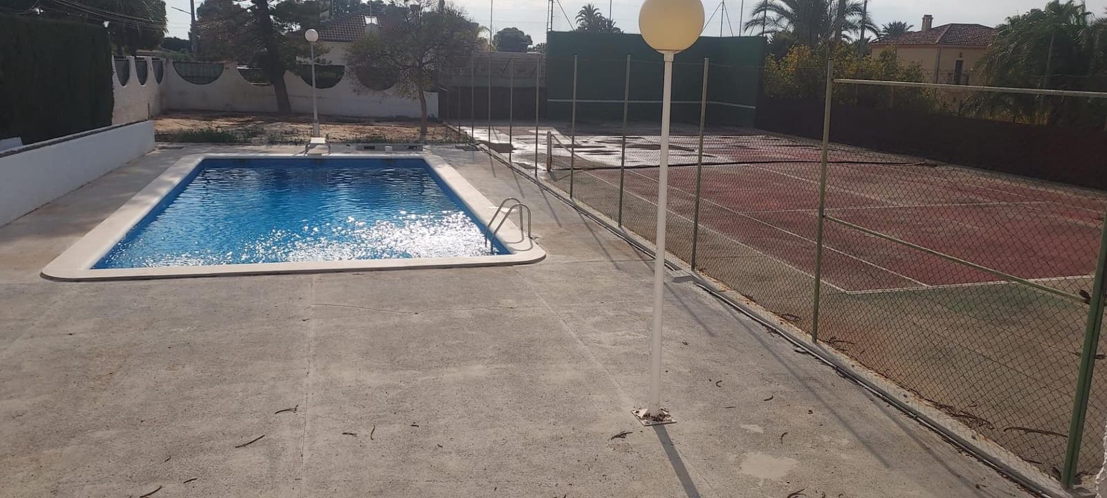 Chalet de 6 habitaciones en Elche / Elx en venta con piscina - 455.000 € (Ref: 9494603)