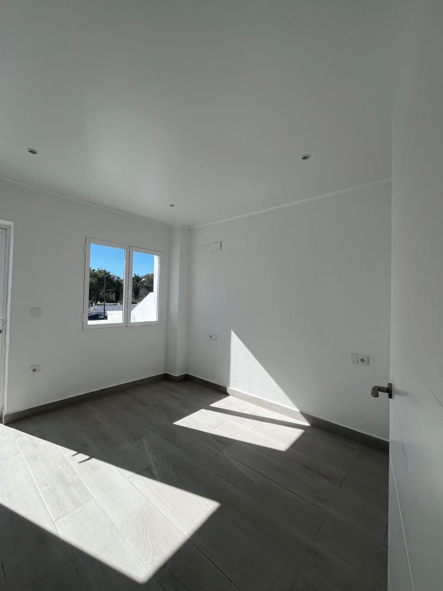 3 quarto Apartamento para venda em Torrevieja - 245 000 € (Ref: 9508857)