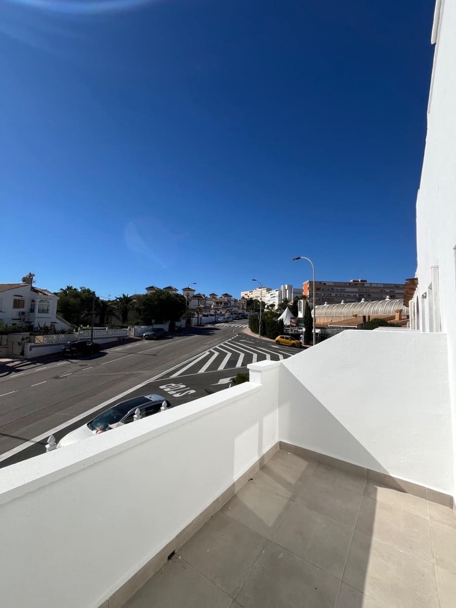 3 quarto Apartamento para venda em Torrevieja - 245 000 € (Ref: 9508857)