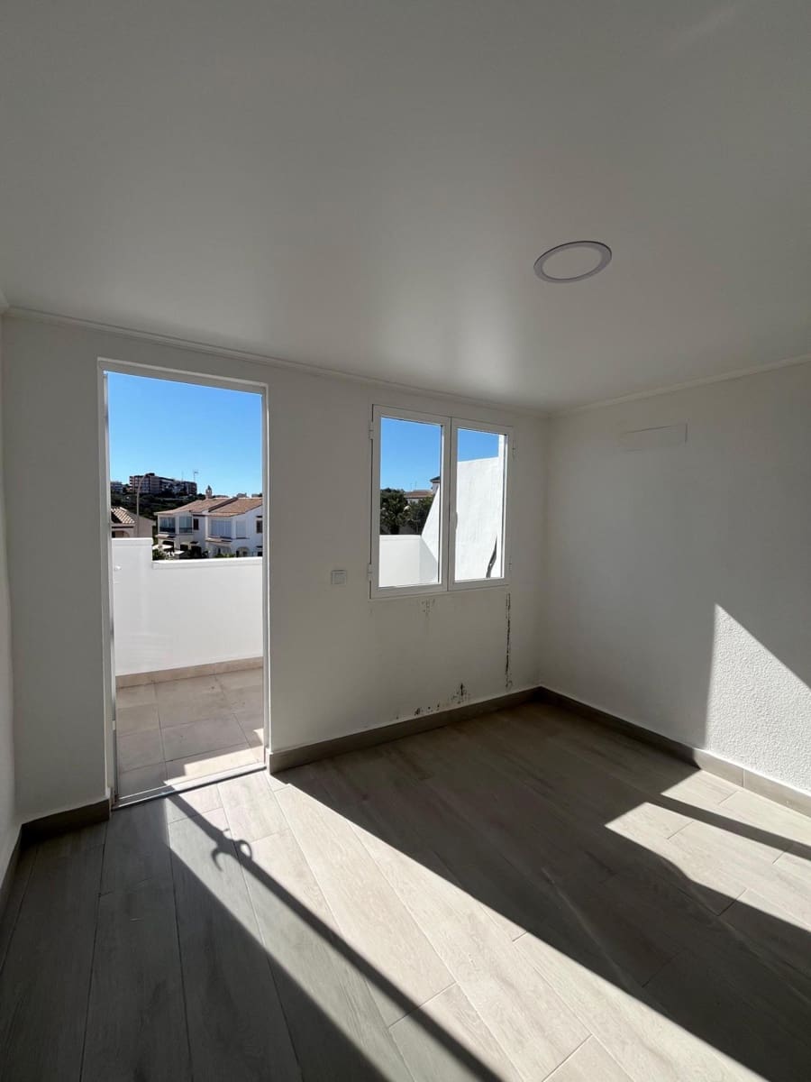 3 quarto Apartamento para venda em Torrevieja - 245 000 € (Ref: 9508857)