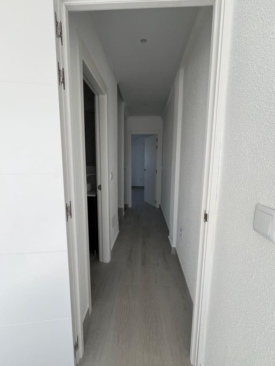 3 quarto Apartamento para venda em Torrevieja - 245 000 € (Ref: 9508857)