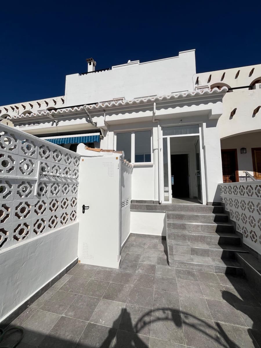 3 quarto Apartamento para venda em Torrevieja - 245 000 € (Ref: 9508857)