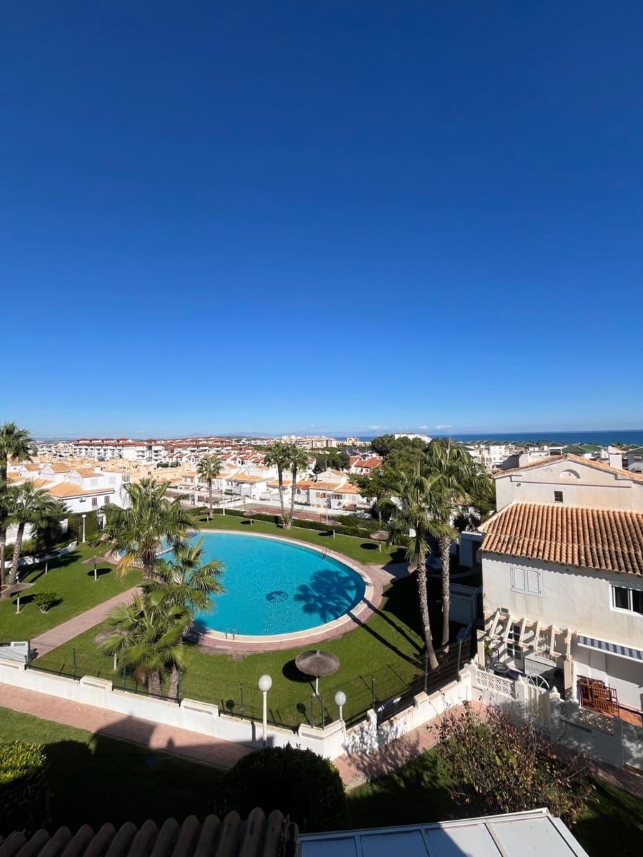 3 quarto Apartamento para venda em Torrevieja - 245 000 € (Ref: 9508857)