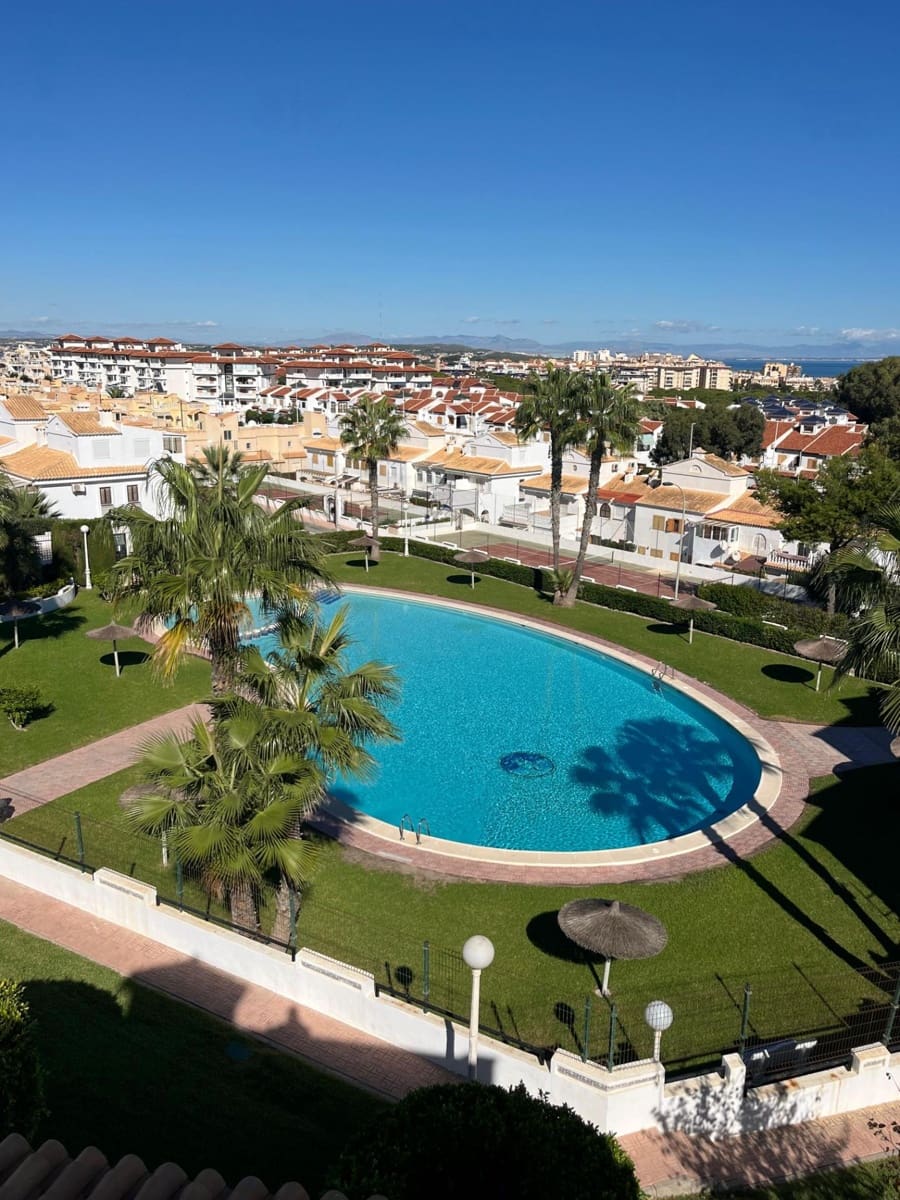 3 quarto Apartamento para venda em Torrevieja - 245 000 € (Ref: 9508857)