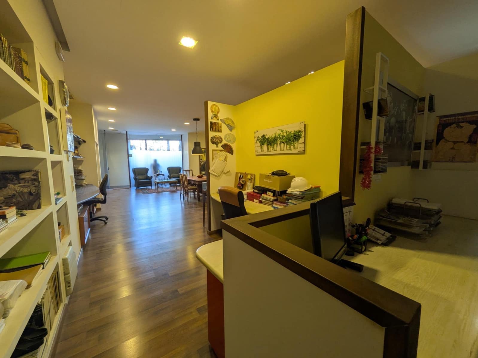 Commercial for sale in Elche / Elx - € 105,000 (Ref: 9533711)