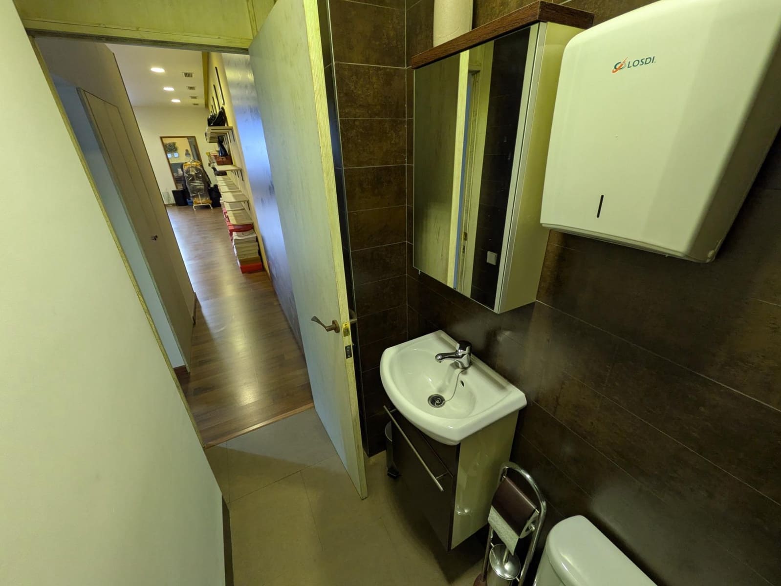 Commercial for sale in Elche / Elx - € 105,000 (Ref: 9533711)