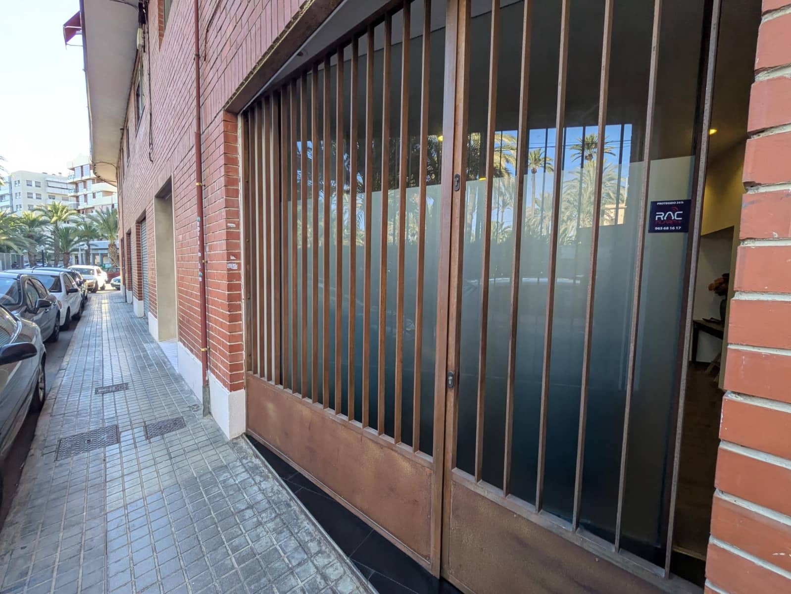 Commercial for sale in Elche / Elx - € 105,000 (Ref: 9533711)