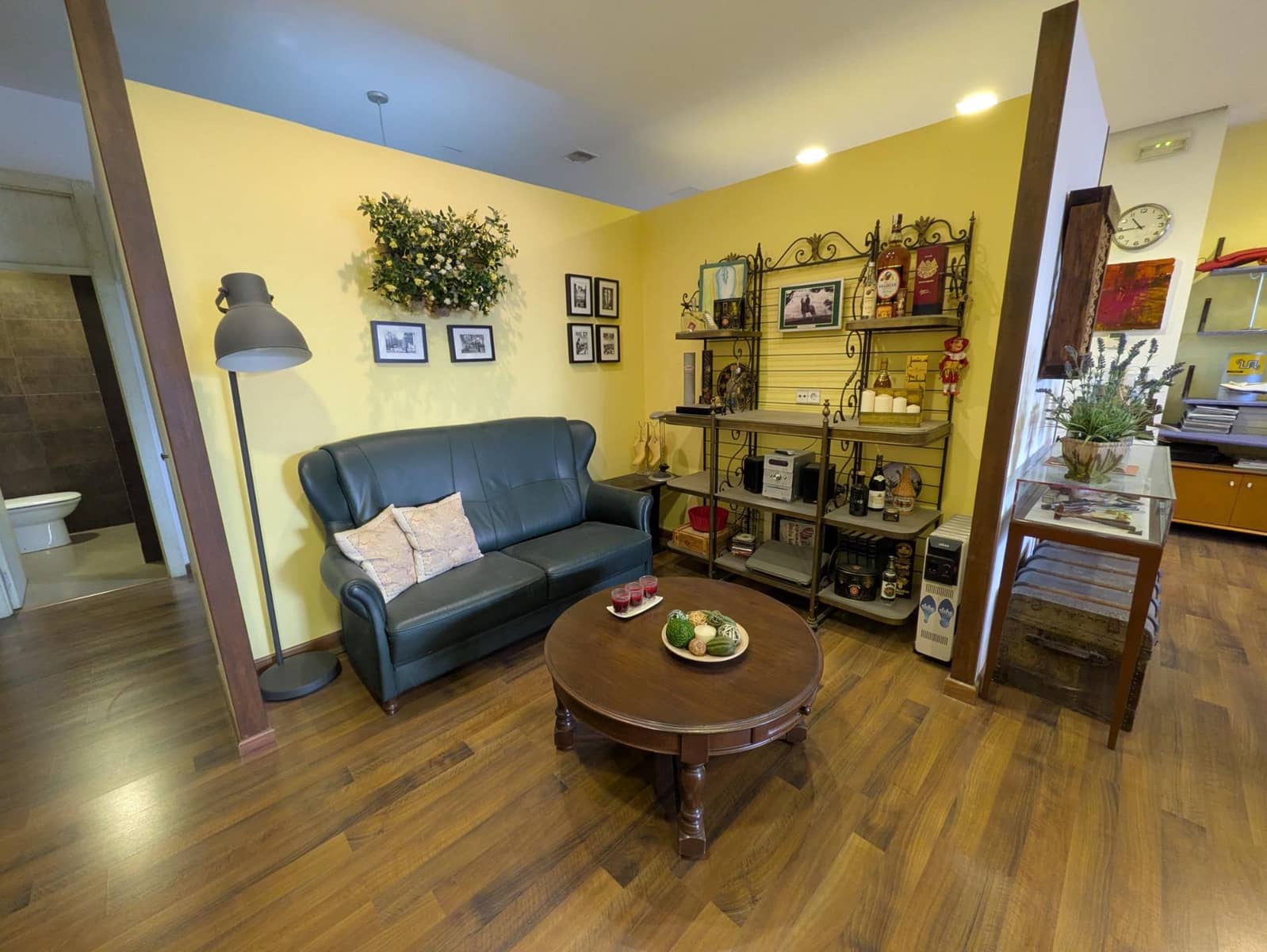 Commercial for sale in Elche / Elx - € 105,000 (Ref: 9533711)