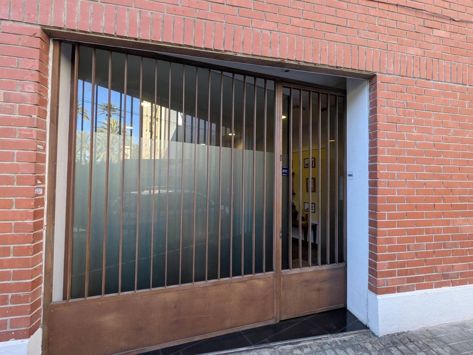 Commercial for sale in Elche / Elx - € 105,000 (Ref: 9533711)