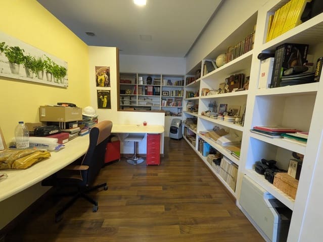 Erhverv til salg i Centro, Elche / Elx - € 105.000 (Ref: 9533711)