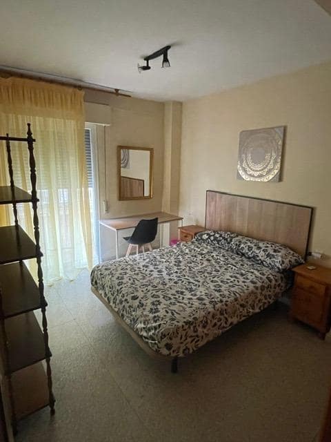 3 camera da letto Appartamento da affittare in Granada citta - 990 € (Rif: 10005784)