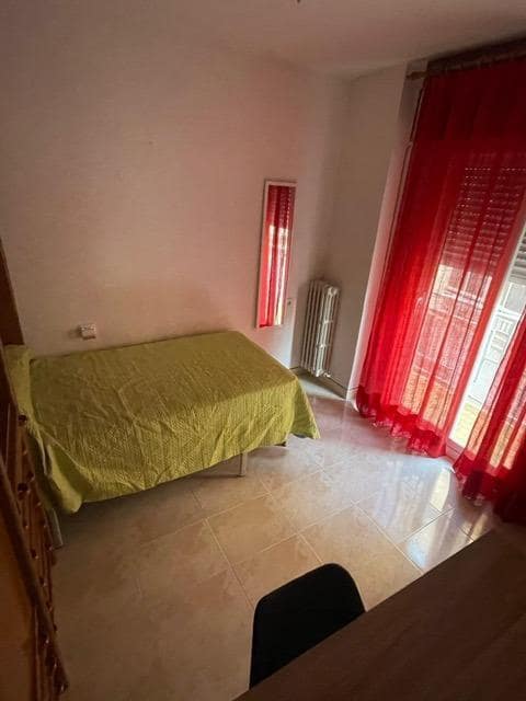 3 camera da letto Appartamento da affittare in Granada citta - 990 € (Rif: 10005784)