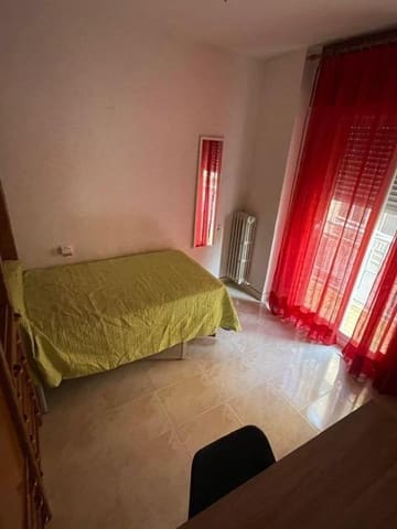 3 slaapkamer Flat te huur in Granada stad - € 990 (Ref: 10005784)