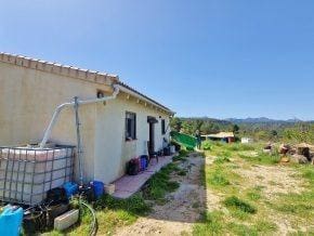 Grunde uden byggetilladelser til salg i Jayena - € 93.000 (Ref: 10005785)