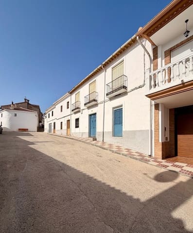 5 bedroom Townhouse for sale in Torre-Cardela - € 65,000 (Ref: 10009258)