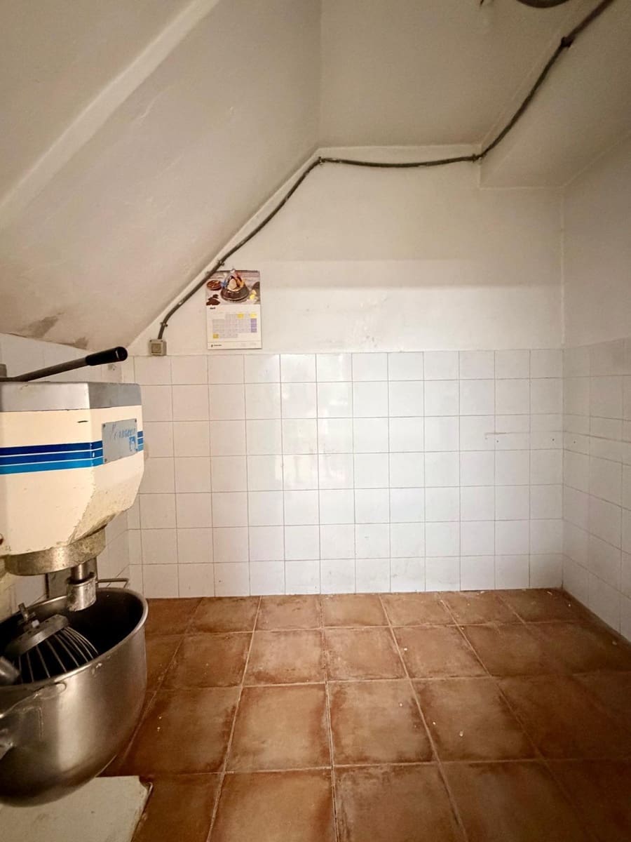 5 bedroom Townhouse for sale in Torre-Cardela - € 65,000 (Ref: 10009258)
