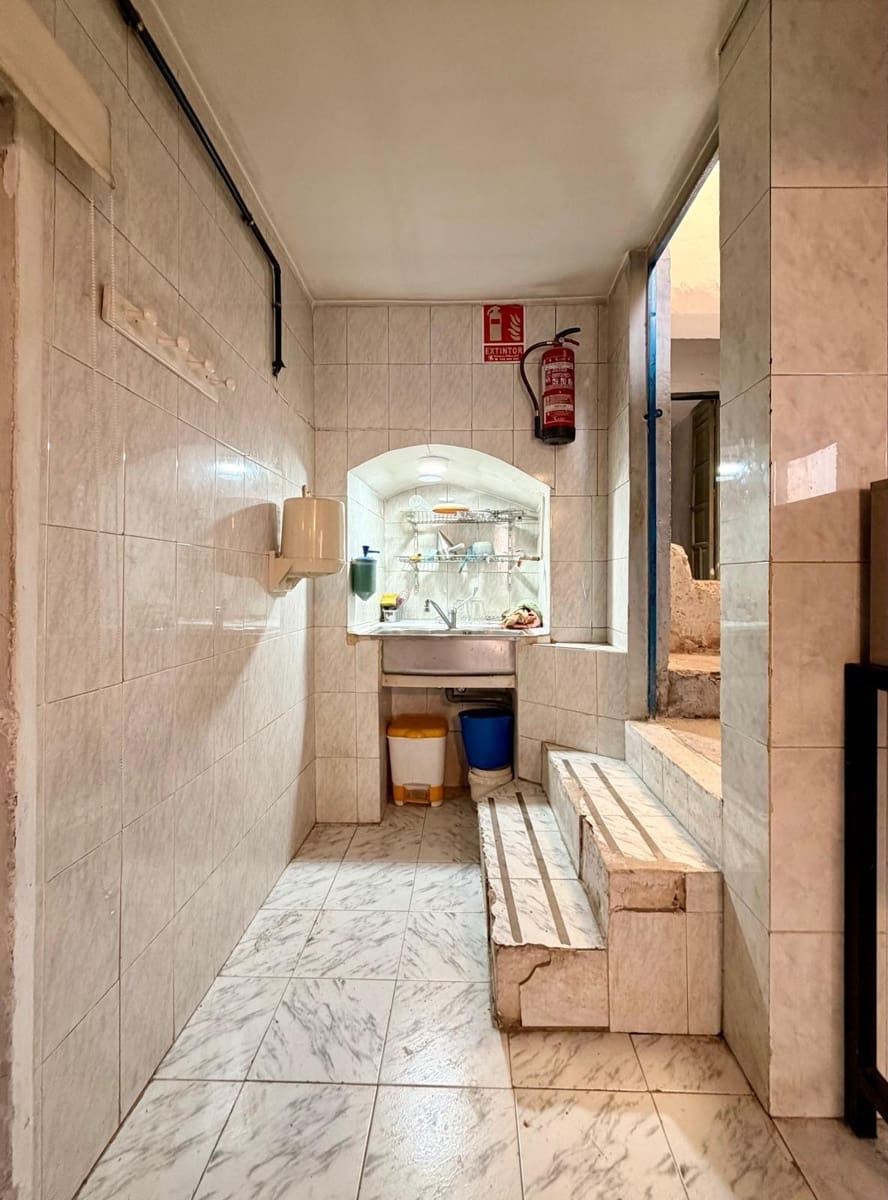 5 bedroom Townhouse for sale in Torre-Cardela - € 65,000 (Ref: 10009258)