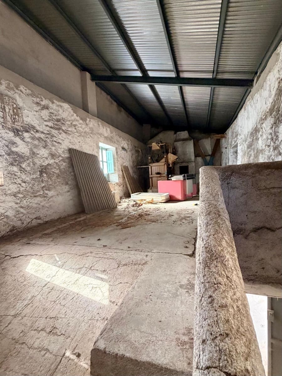 5 bedroom Townhouse for sale in Torre-Cardela - € 65,000 (Ref: 10009258)
