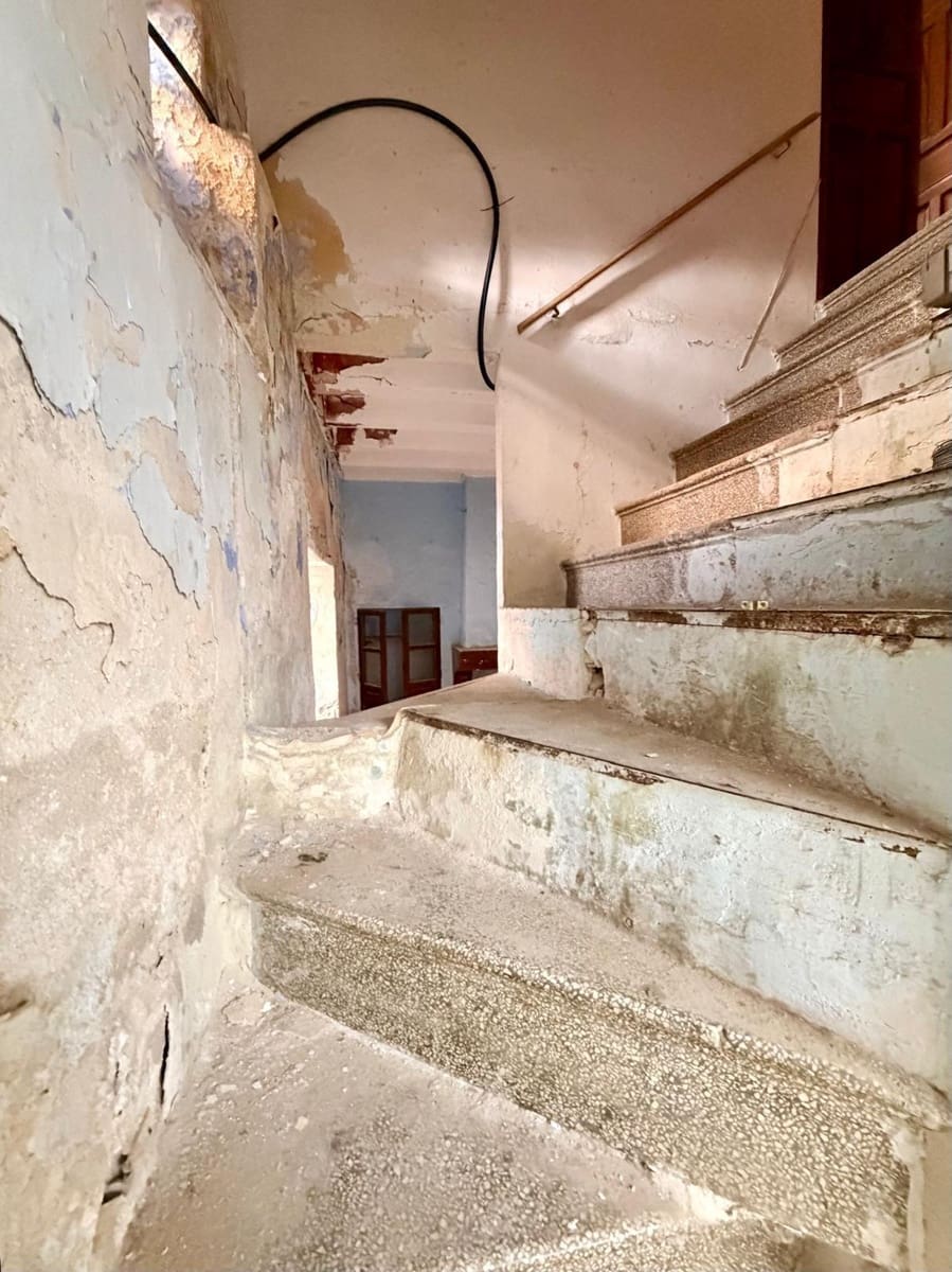 5 bedroom Townhouse for sale in Torre-Cardela - € 65,000 (Ref: 10009258)