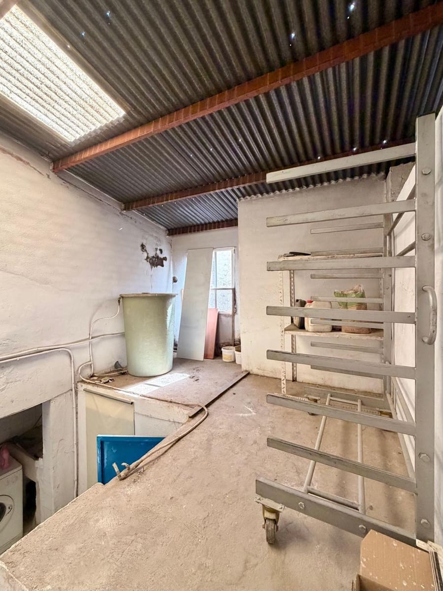 5 bedroom Townhouse for sale in Torre-Cardela - € 65,000 (Ref: 10009258)