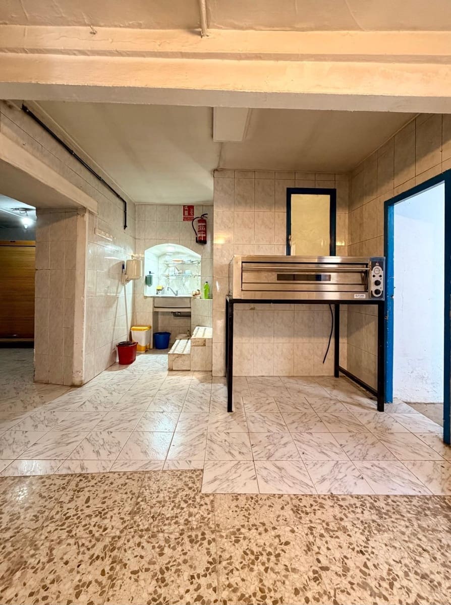 5 bedroom Townhouse for sale in Torre-Cardela - € 65,000 (Ref: 10009258)