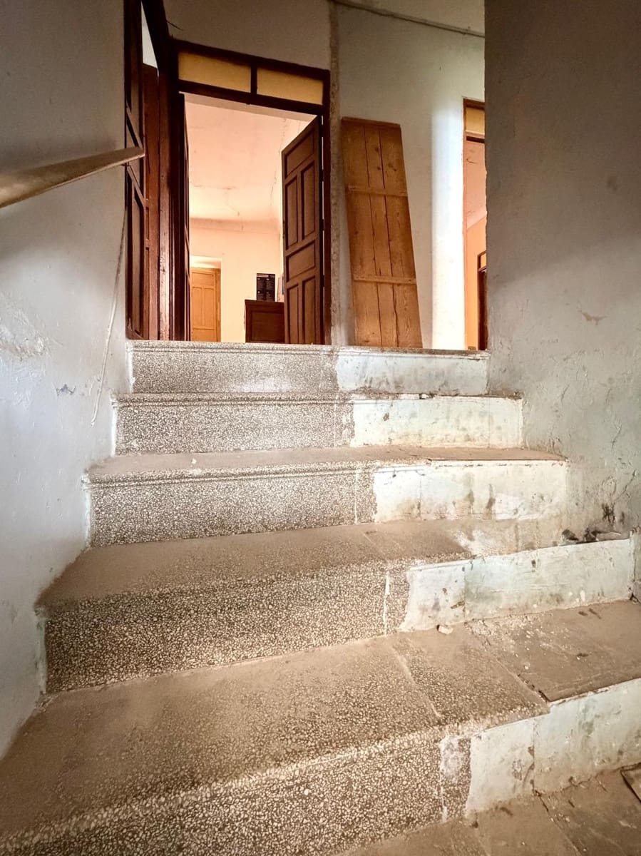 5 bedroom Townhouse for sale in Torre-Cardela - € 65,000 (Ref: 10009258)