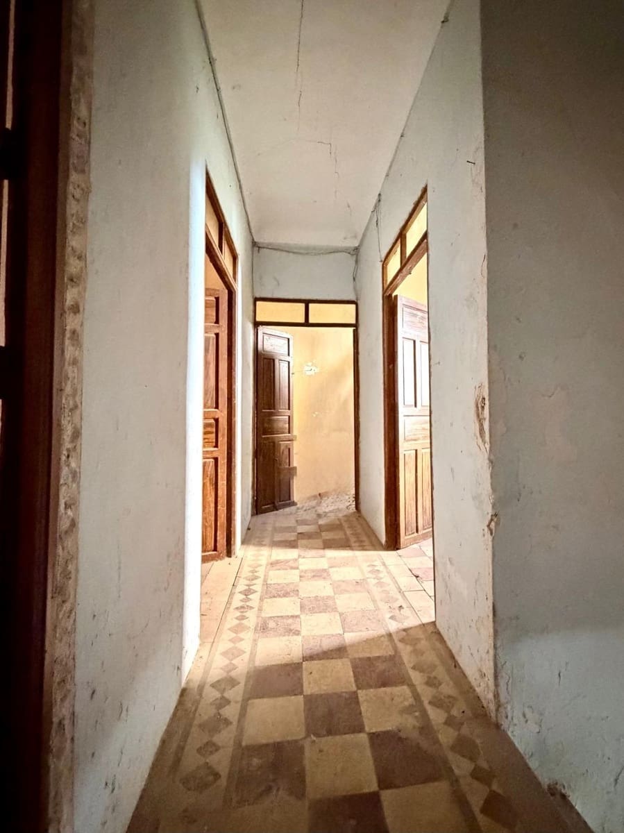 5 bedroom Townhouse for sale in Torre-Cardela - € 65,000 (Ref: 10009258)