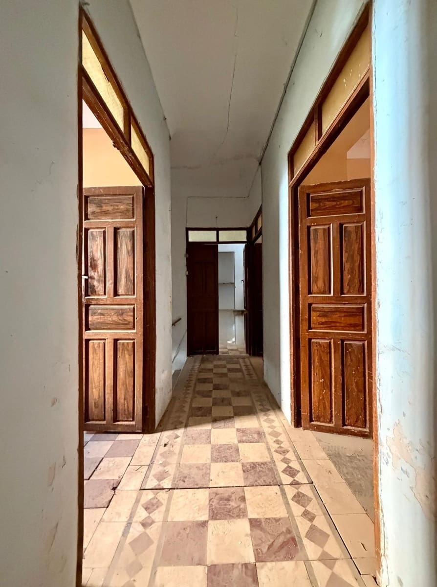 5 bedroom Townhouse for sale in Torre-Cardela - € 65,000 (Ref: 10009258)
