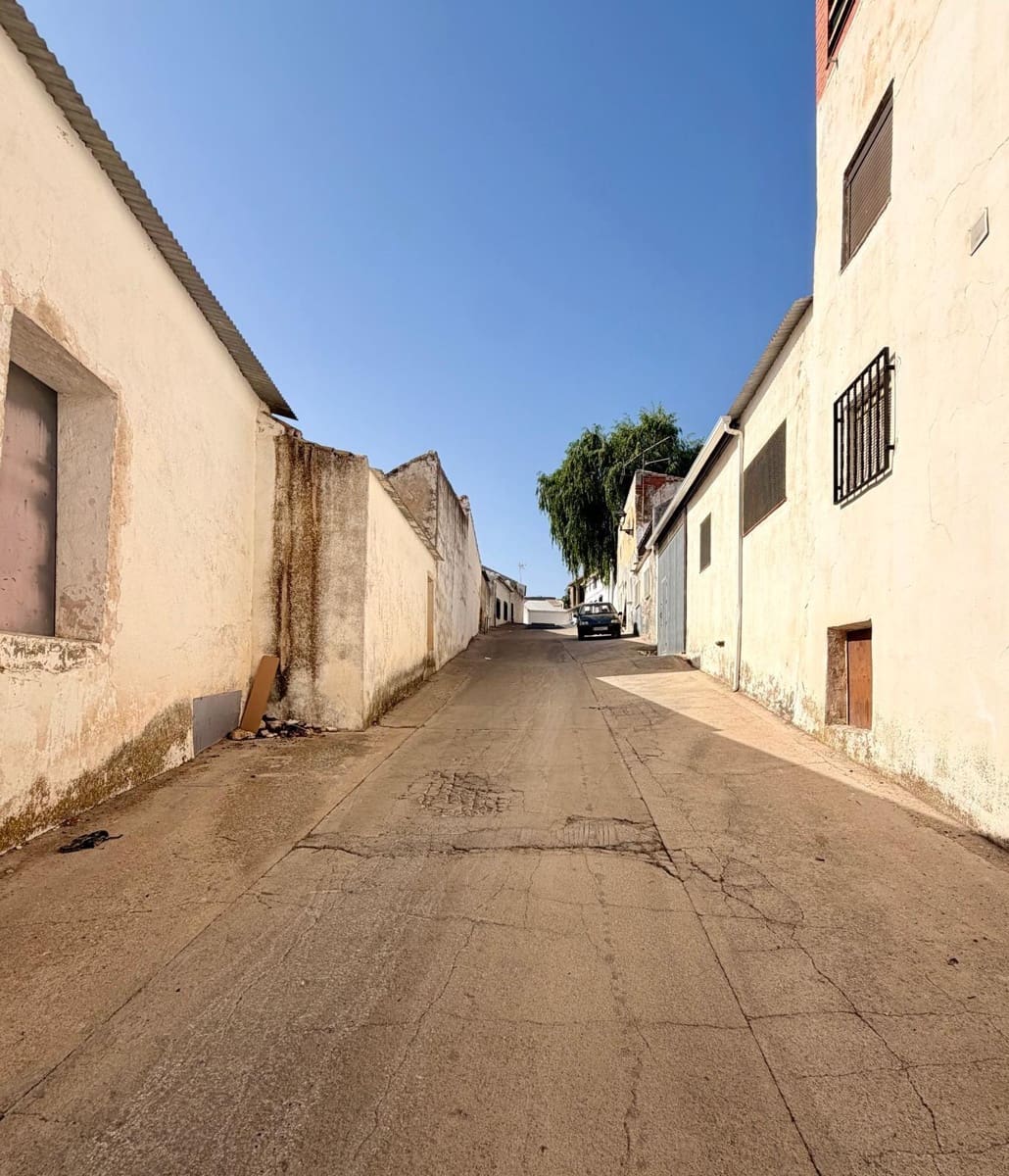 5 bedroom Townhouse for sale in Torre-Cardela - € 65,000 (Ref: 10009258)
