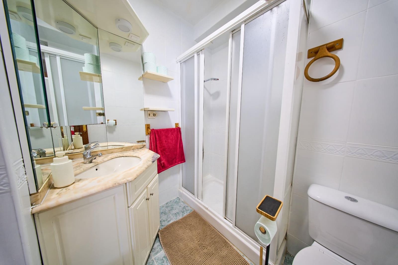 3 sovrum Lägenhet att hyra i Granada stad - 200 € (Ref: 10013490)