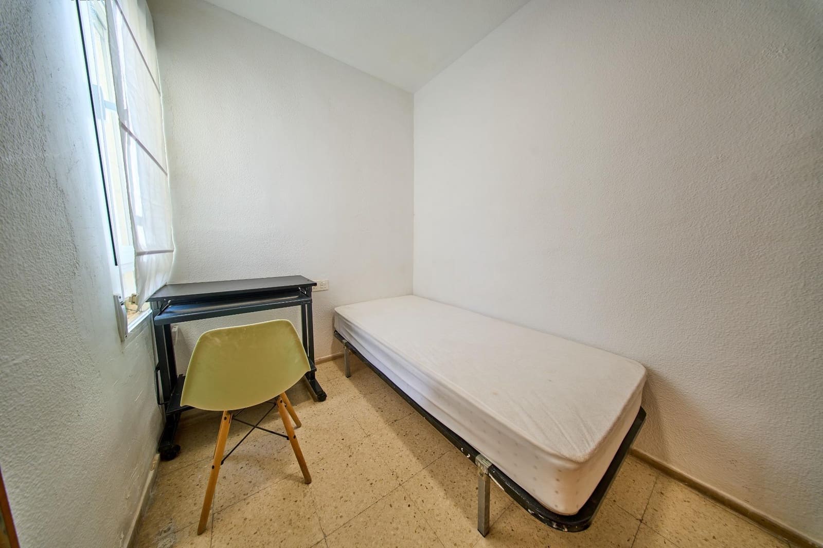 3 sovrum Lägenhet att hyra i Granada stad - 200 € (Ref: 10013490)