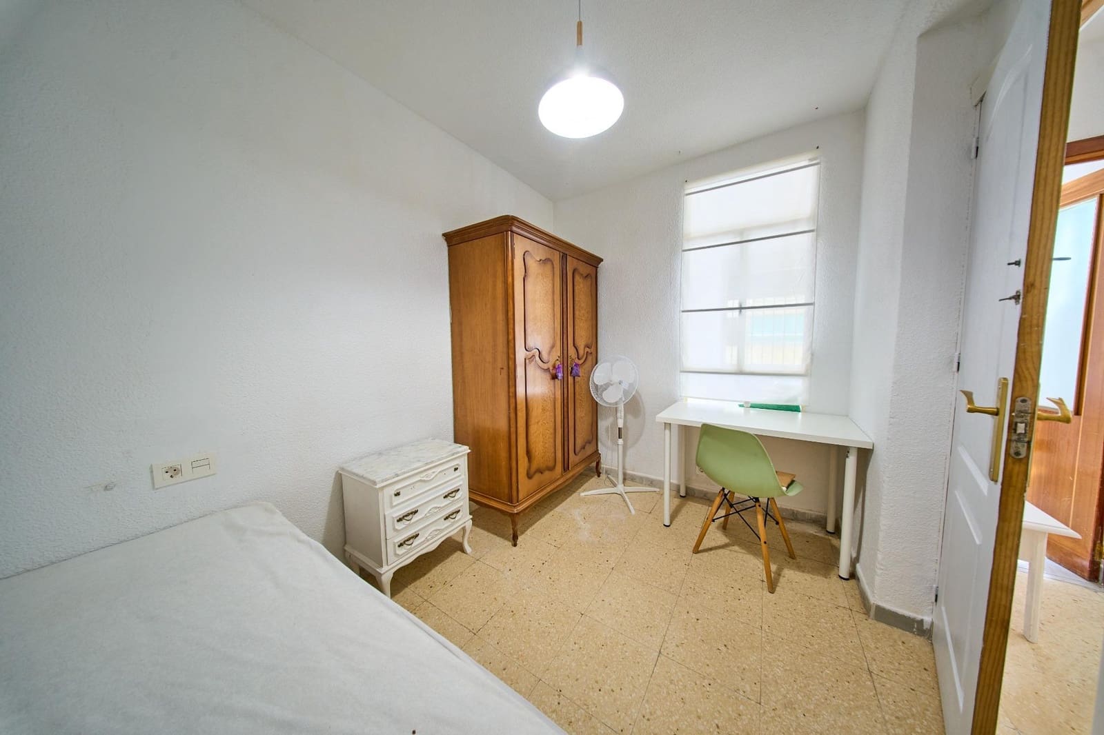 3 sovrum Lägenhet att hyra i Granada stad - 200 € (Ref: 10013490)