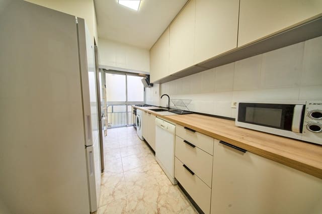 3 sovrum Lägenhet att hyra i Granada stad - 200 € (Ref: 10013490)