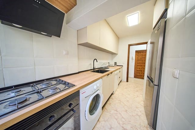 3 sovrum Lägenhet att hyra i Granada stad - 200 € (Ref: 10013490)