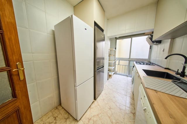 3 sovrum Lägenhet att hyra i Granada stad - 200 € (Ref: 10013490)