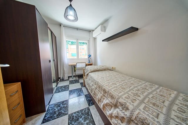 3 bedroom Flat for rent in Zaidin, Granada city - € 900 (Ref: 10015768)