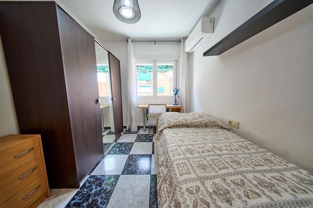 3 bedroom Flat for rent in Zaidin, Granada city - € 900 (Ref: 10015768)