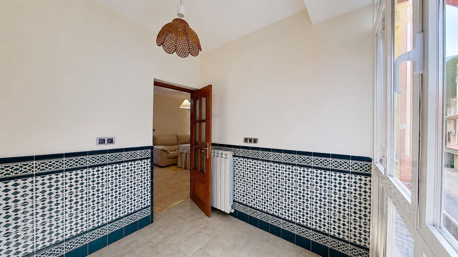 4 soverom Leilighet til leie i Granada by - € 1 200 (Ref: 10017664)