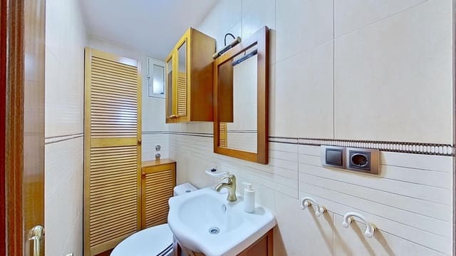 4 soverom Leilighet til leie i Granada by - € 1 200 (Ref: 10017664)