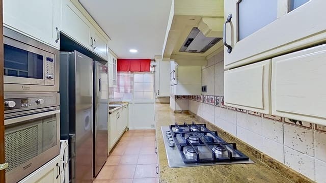 4 soverom Leilighet til leie i Granada by - € 1 200 (Ref: 10017664)