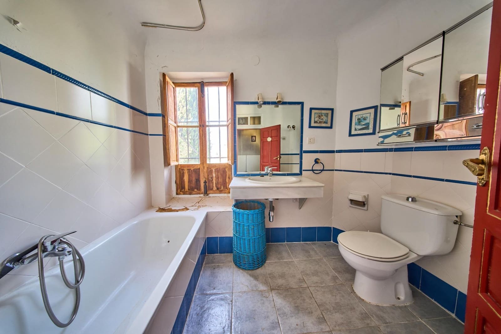 3 soveværelse Villa til salg i Granada by med swimmingpool - € 580.000 (Ref: 10024365)