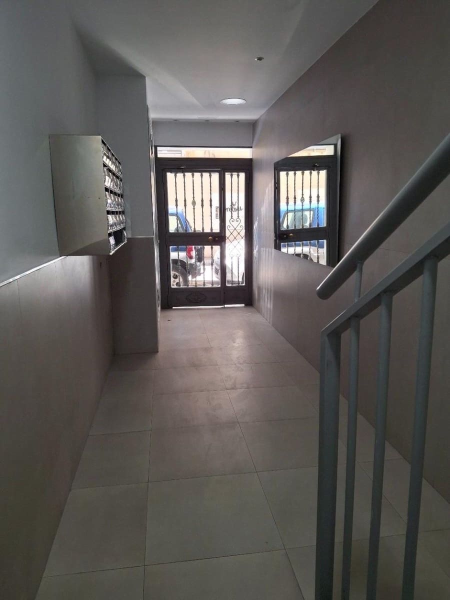 3 sovrum Lägenhet att hyra i Granada stad - 900 € (Ref: 10025912)