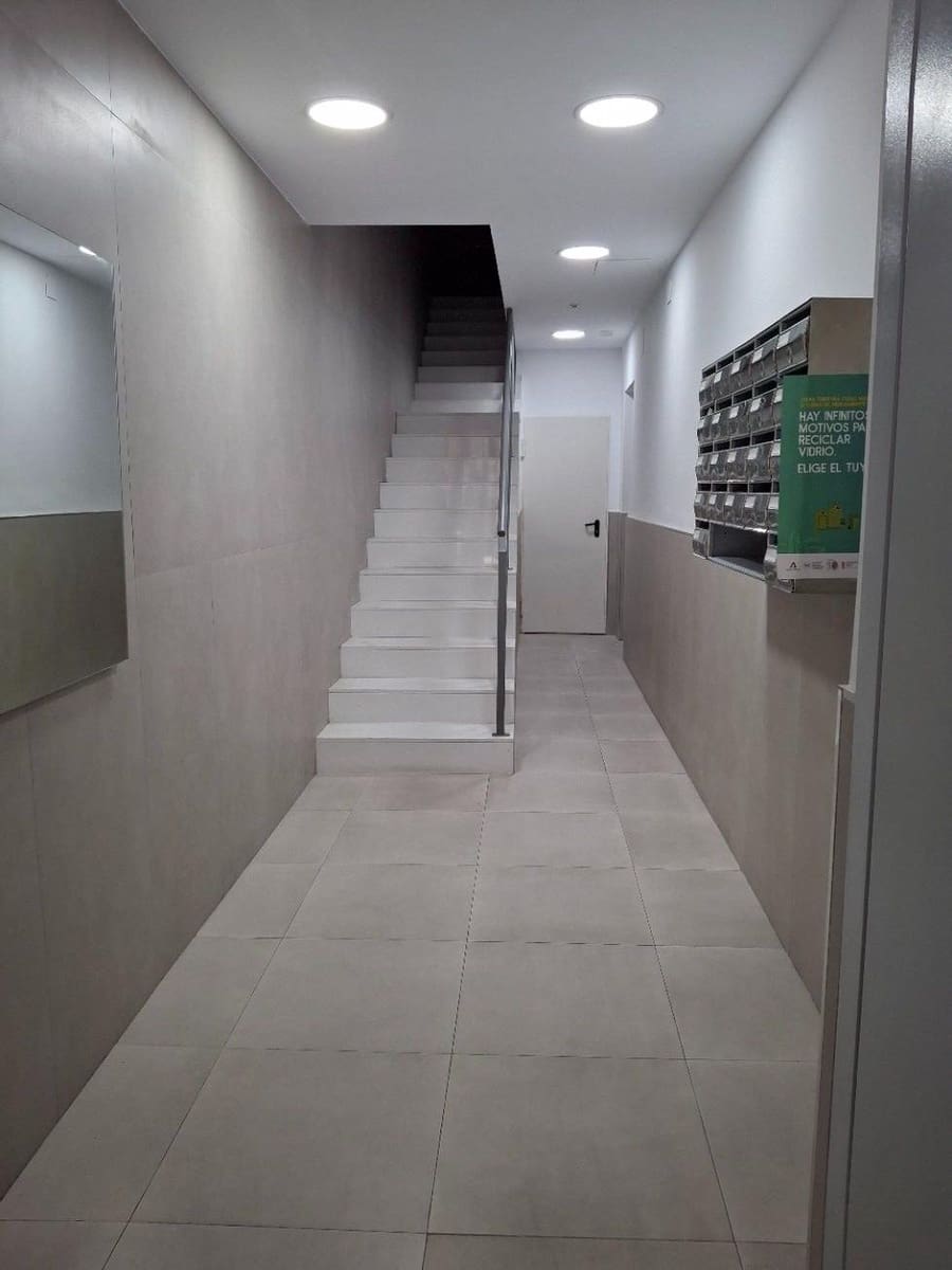 3 sovrum Lägenhet att hyra i Granada stad - 900 € (Ref: 10025912)