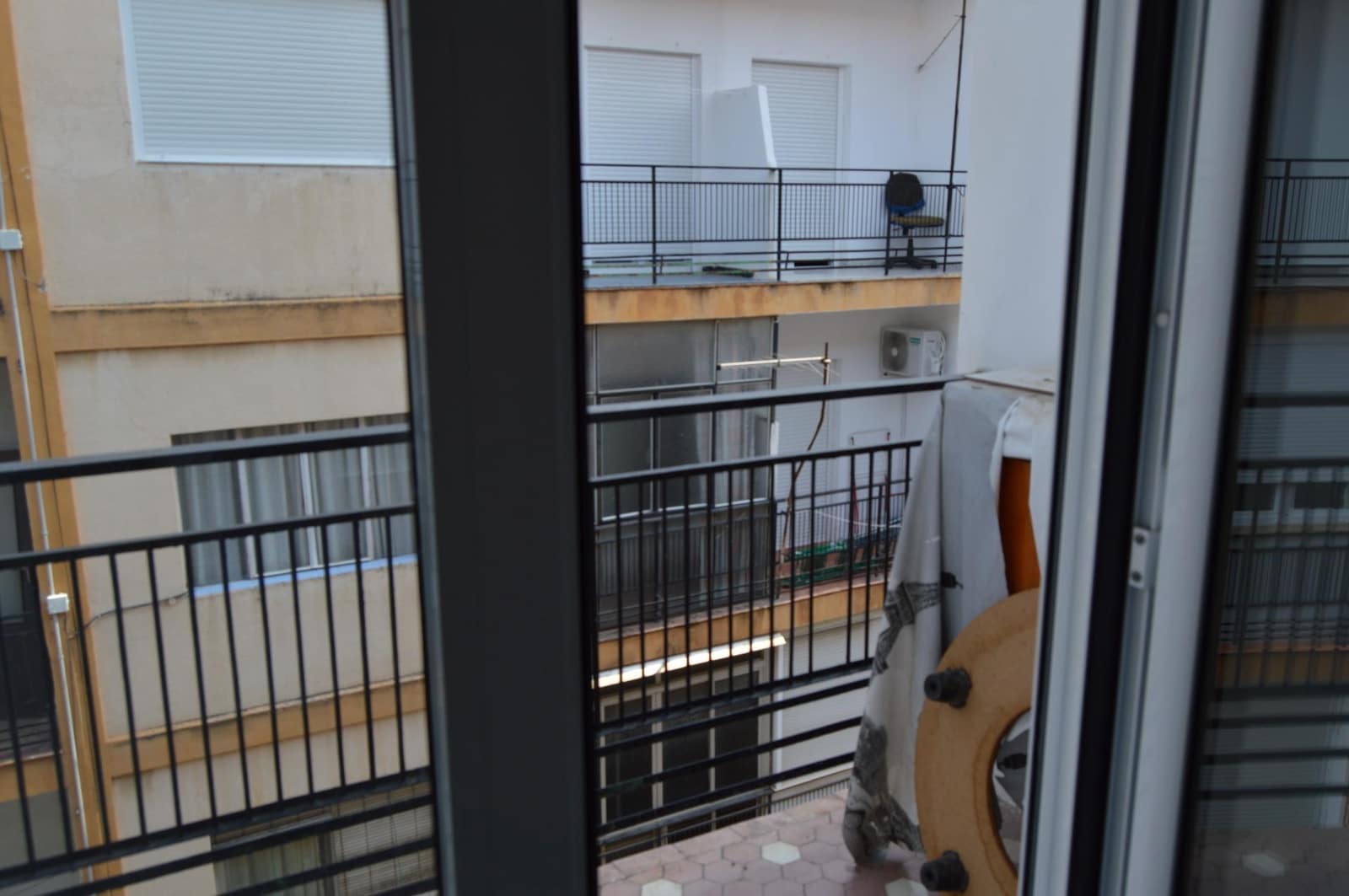 3 sovrum Lägenhet att hyra i Granada stad - 900 € (Ref: 10025912)