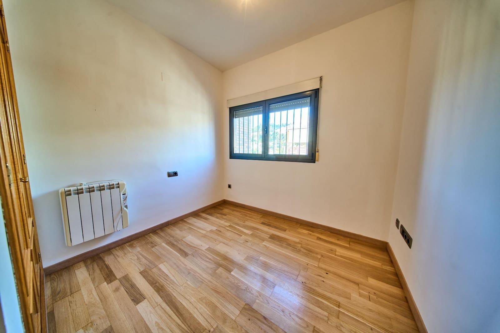 3 bedroom Penthouse for sale in Granada city with garage - € 697,000 (Ref: 10032219)