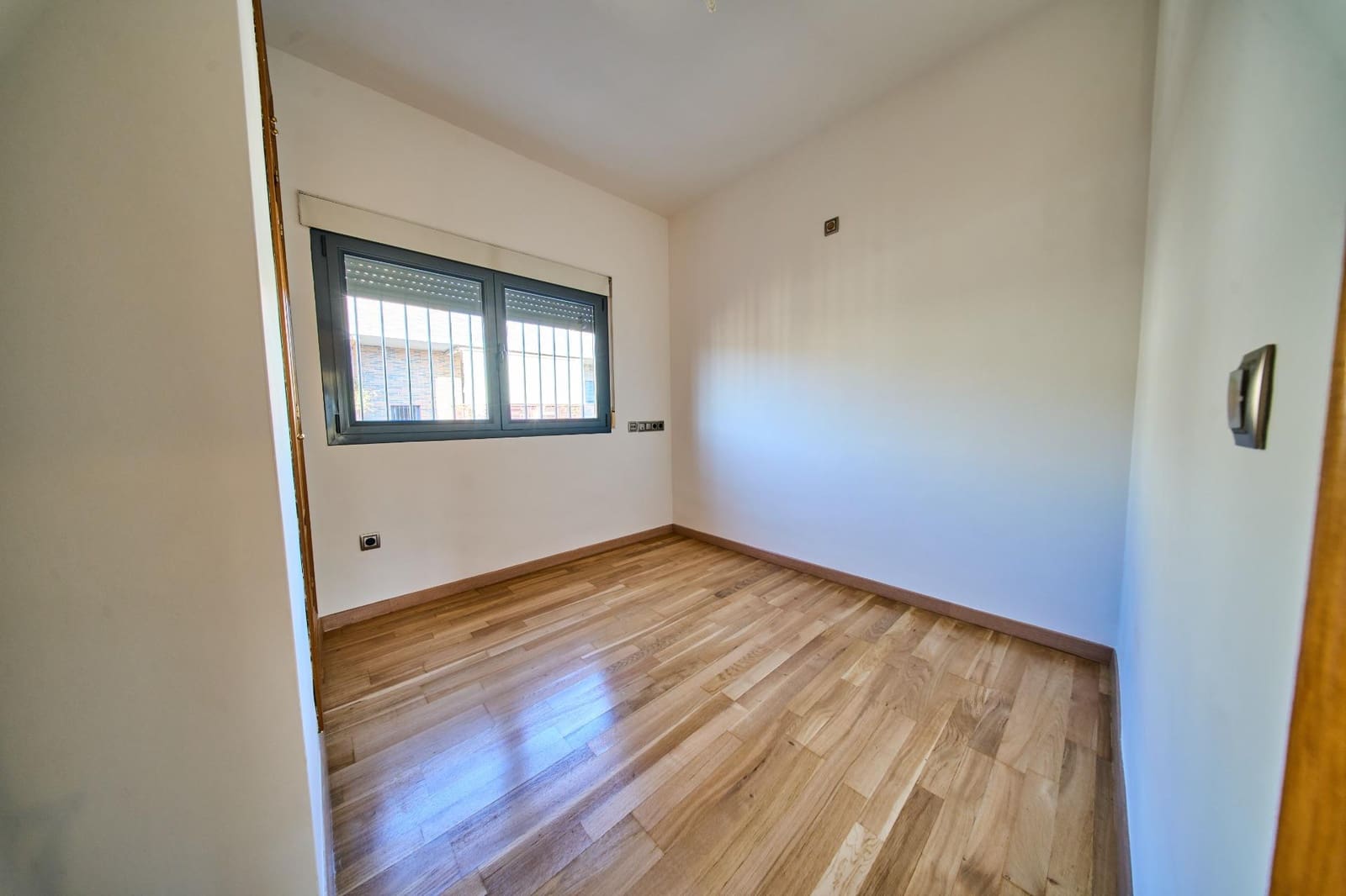 3 bedroom Penthouse for sale in Granada city with garage - € 697,000 (Ref: 10032219)