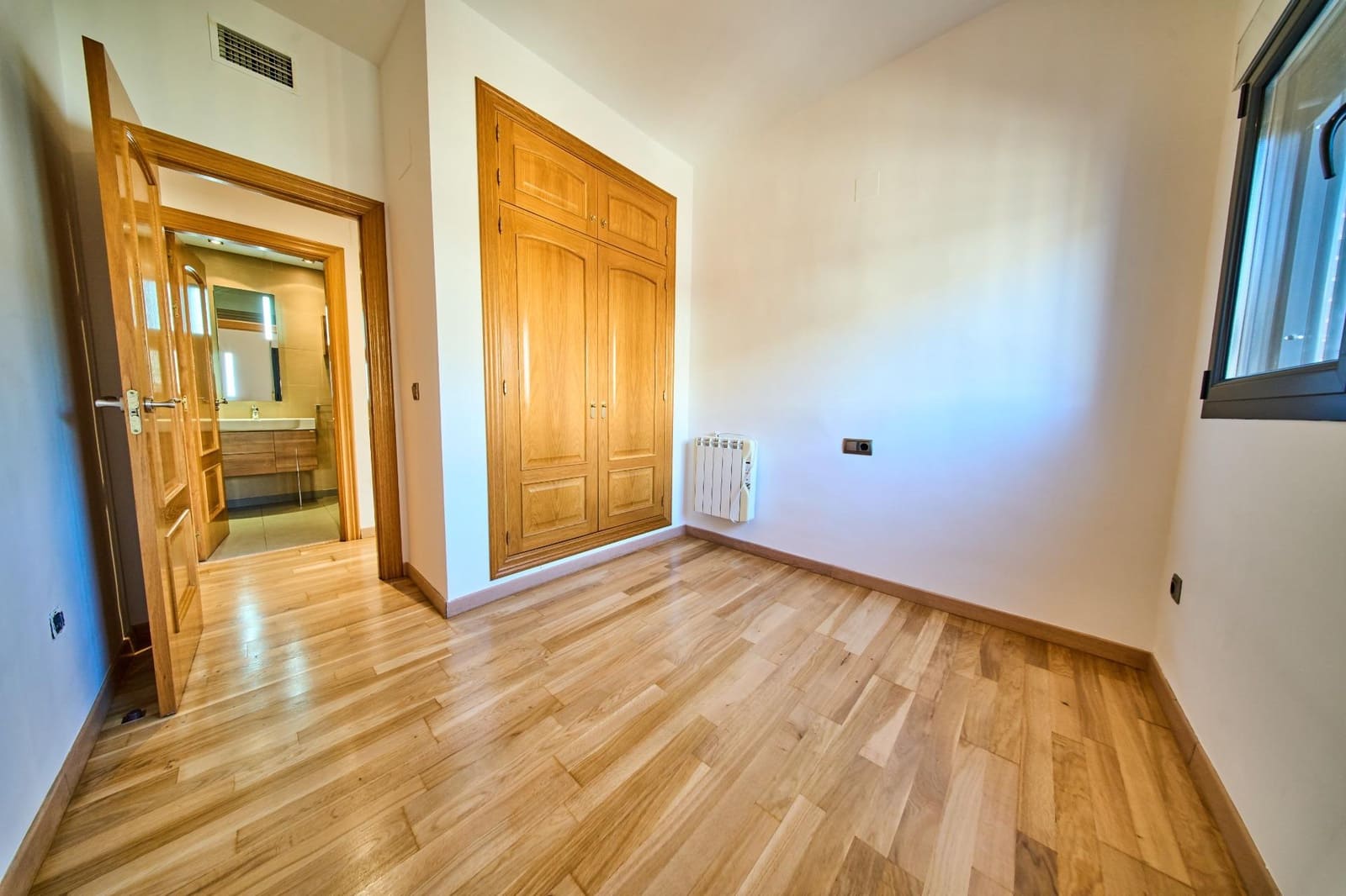 3 bedroom Penthouse for sale in Granada city with garage - € 697,000 (Ref: 10032219)